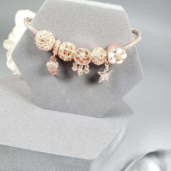 Brand New Rosegold Top Fashion Charms Bracelet - Picture 7 of 9
